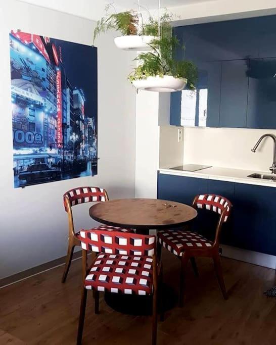 Apartamento Por Temporada Centro Diseno Madrid Luaran gambar